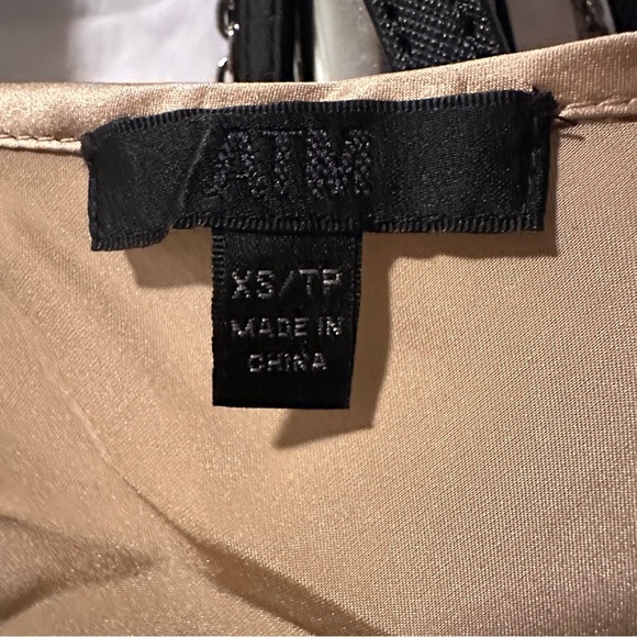 ATM | V Neck Silk Camisole Top - Picture 5 of 6